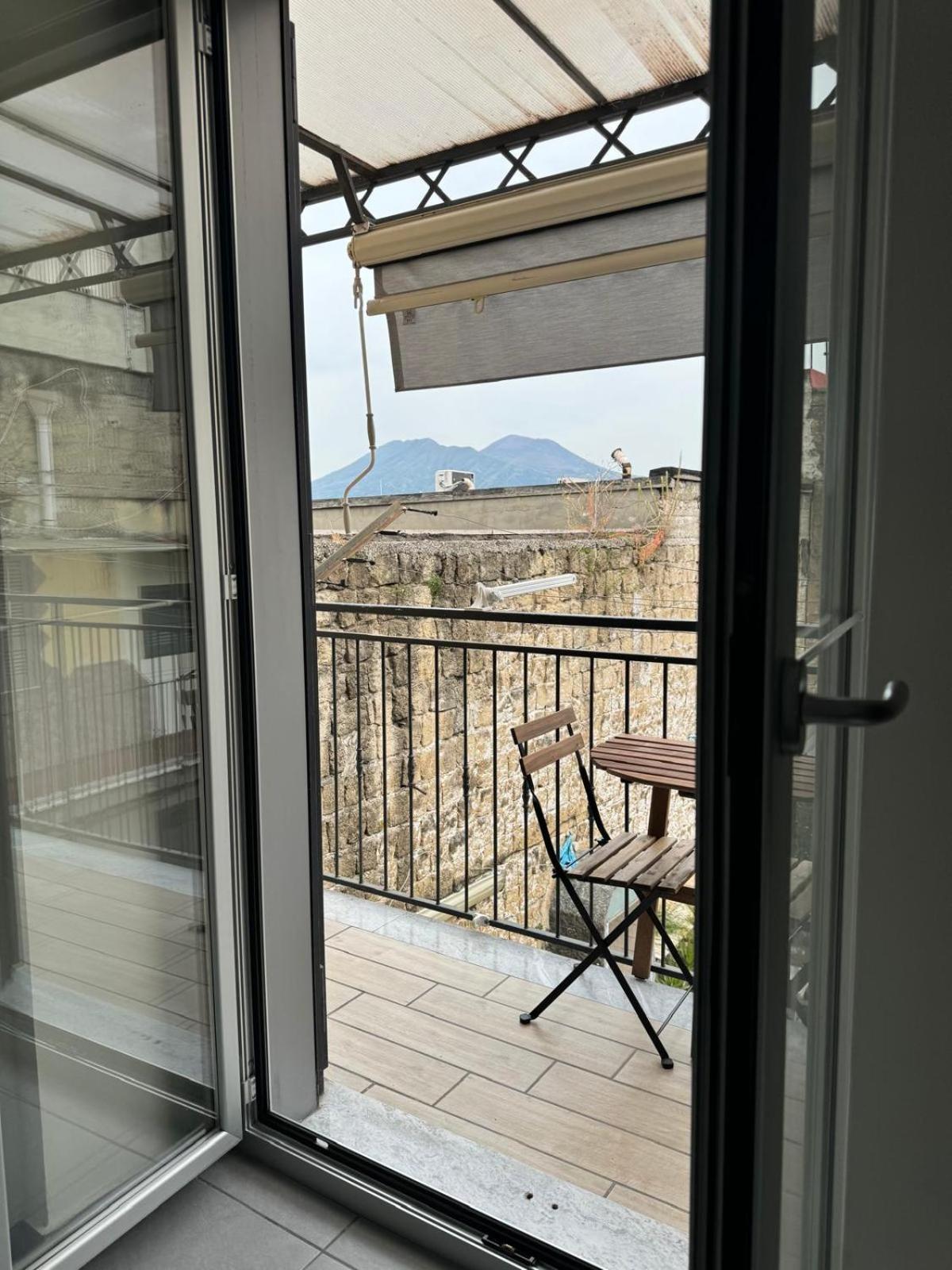 A' Casarell' Apartment Napoli Bagian luar foto